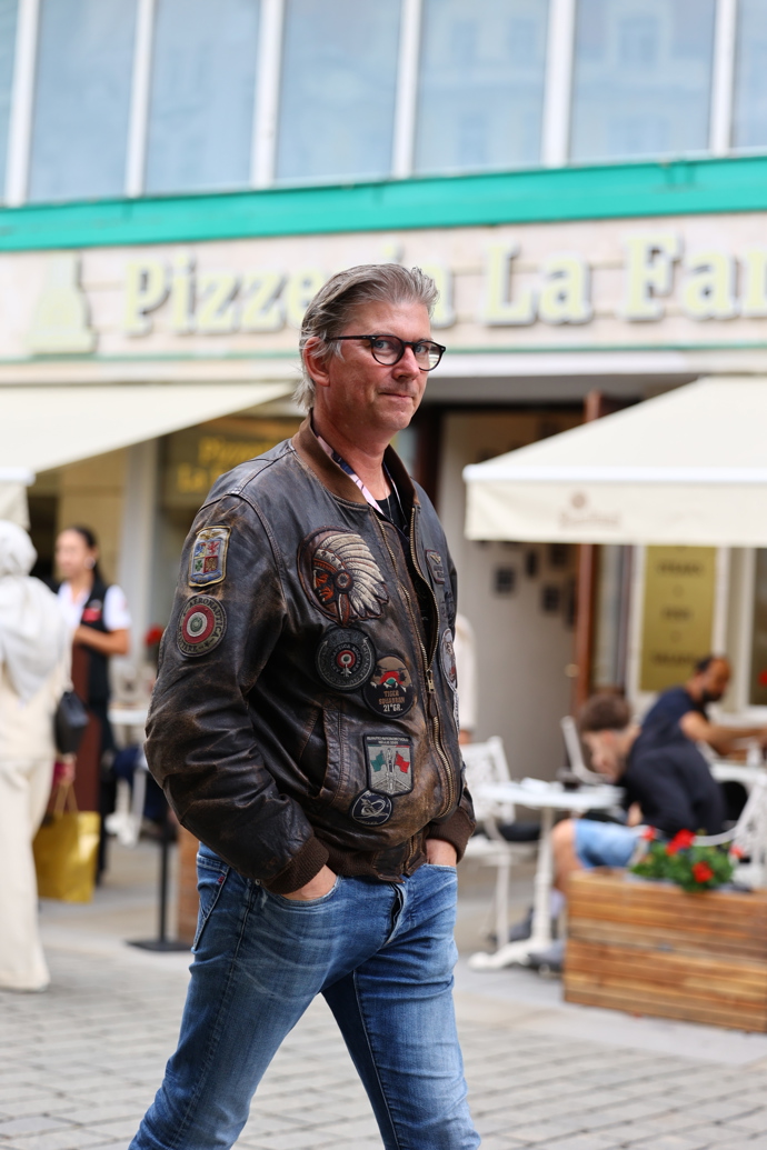 S Jiřím Strachem v kontaktu nejsou. 