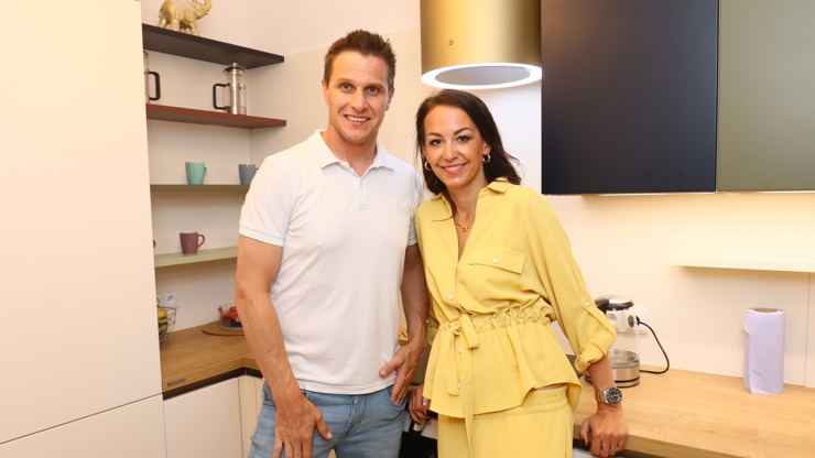 Na bytu nejvíce pracoval Agáty partner Míra.