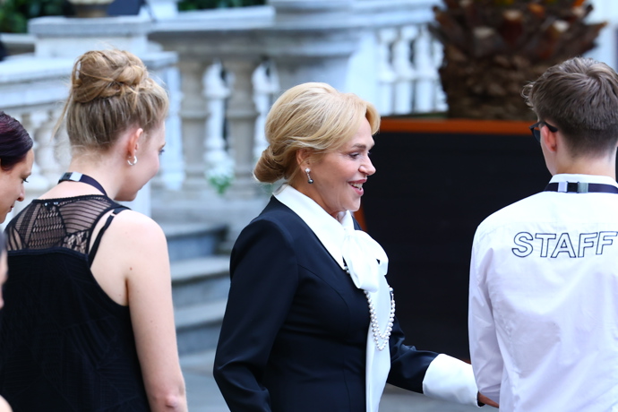 Dagmar Havlová vsadila na černobílou kombinaci.