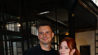 FOTO: Pár se od sebe ani na chvíli neodtrhl.