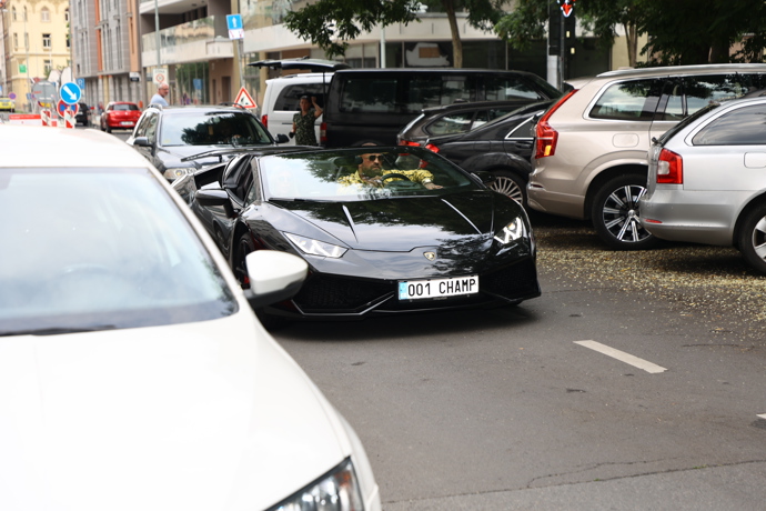 Vémolovi dorazili v Lamborghini.