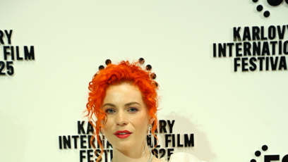 FOTO: Žofie Dařbujánová si nenechala ujít Filmový festival ve Varech.