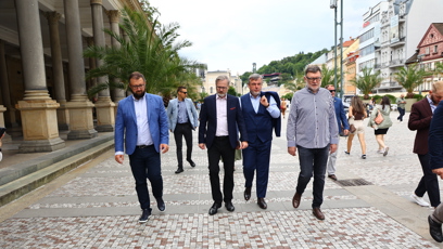 FOTO: Petr Fiala na karlovarské kolonádě.