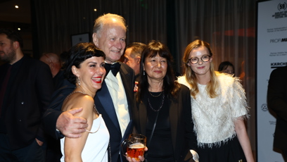 FOTO: Stellan s fanynkami.