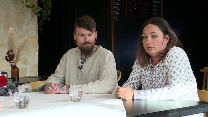 Simona chtěla rodině pomoct trvale.