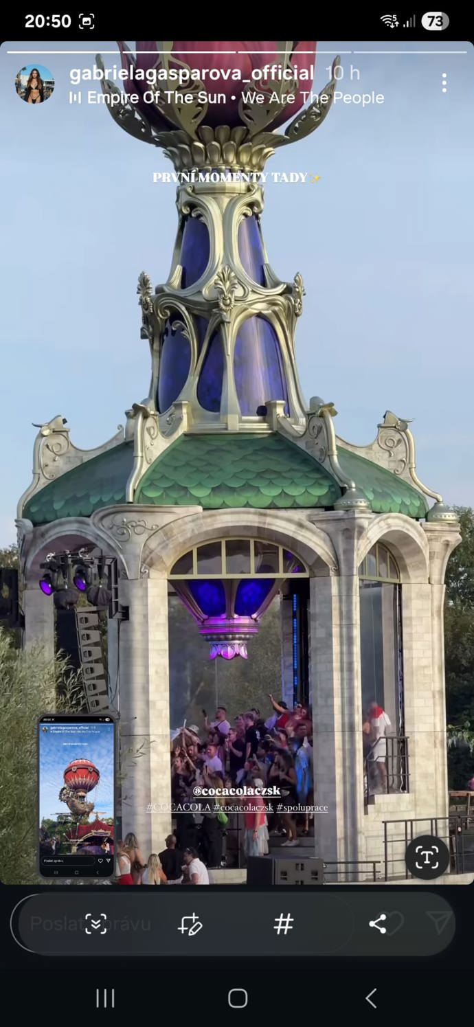 Tomorrowland působí jako jiný svět.