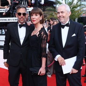 Vdově Andree Bartoškové dělal vedle Marka Ebena společnost syn Jan řečený Janek. Mladý Bartoška si své soukromí pečlivě chrání.