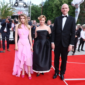 Herečka Jitka Schneiderová vzala na červený koberec dceru Sofii Annu Švehlíkovou.