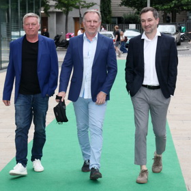 Michal Dlouhý a Ondřej Sokol dorazili na premiéru filmu Kouzlo derby společně s kolegou Martinem Fingerem.