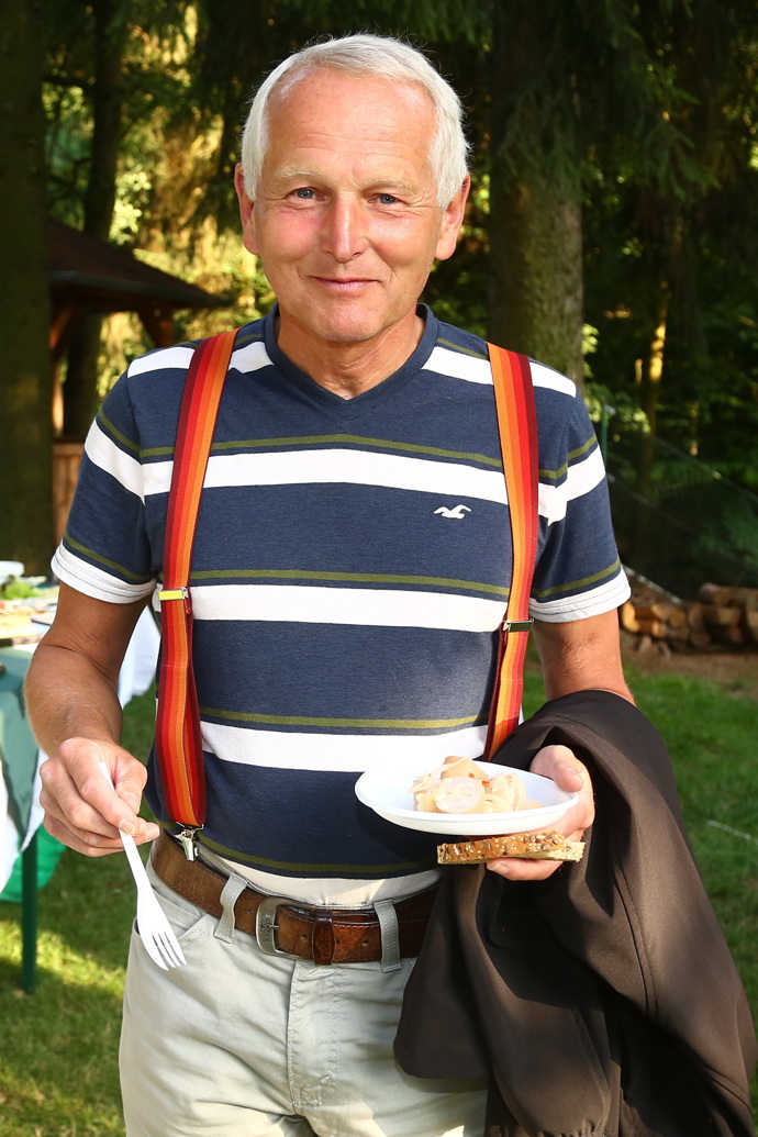 Také kardiolog Jan Pirk oblékl povinný doplněk - a vypadal roztomile. 
