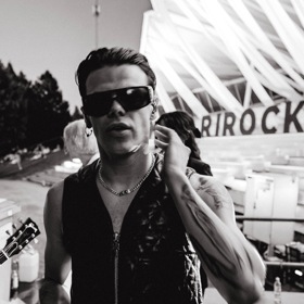 Yungblud je anglický zpěvák.