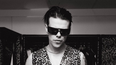 FOTO: Yungblud vypadá podobně jako Ozzy Osbourne.