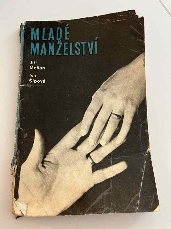 Kniha Mladé manželství vyšla poprvé v roce 1970 a způsobila velký poprask díky své otevřenosti v otázkách sexuality. 
