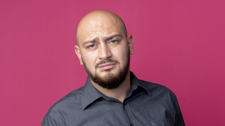 Adam (31): Matka mě podrazila. Místo toho, aby nám poskytla azyl u sebe doma, dala přednost výdělku