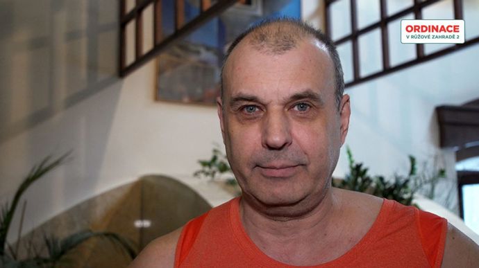 Spolu s účesem se vyvíjel i charakter doktora Mázla. Stal se usedlejším, věrnějším a rodinnějším.