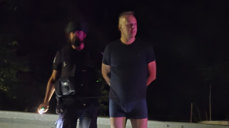 Policisté na místě zadrželi Ivana Smetanu.
