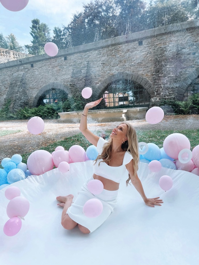 Oslava byla veliká a nechybělo velké množství balonků. 
