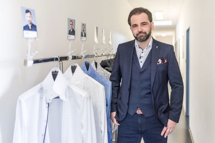 Kalkulátor Jakub Kvášovský si potrpí na pánské obleky a košile, v osobním životě je ale nenosí. 