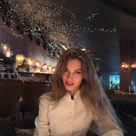 Fanoušci truchlí po úmrtí modelky.