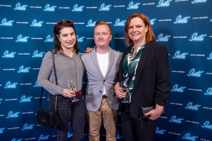 Na společenské akce lovci rádi vyrážejí v partičkách - na snímku Viktorie Mertová, Václav Slabyhoudek a Dagmar Jandová. 