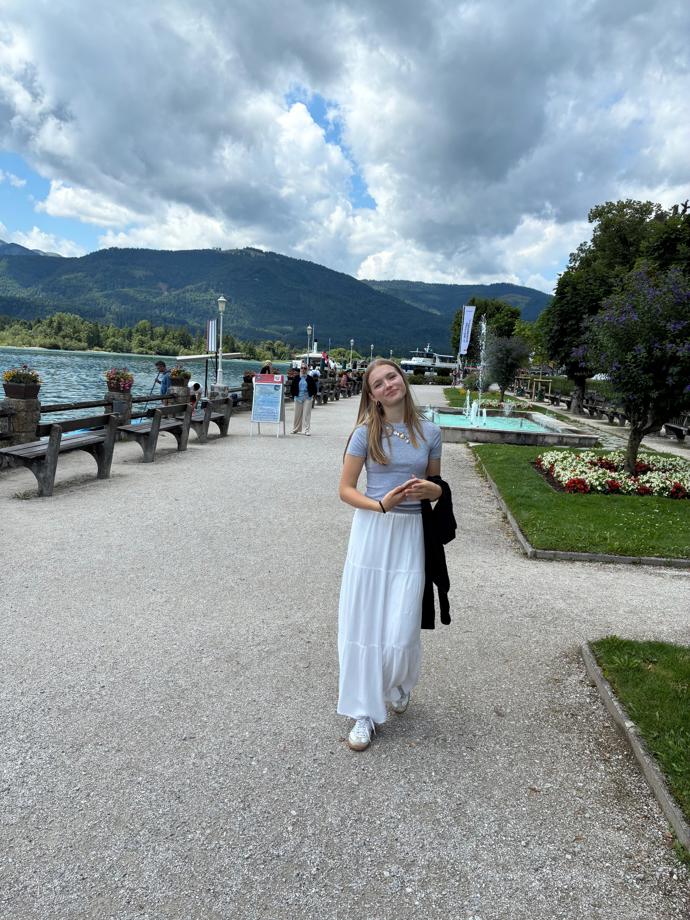 Krampolova vnučka Bela vyrostla do krásy. V roce 2025 jí bylo 13 let.