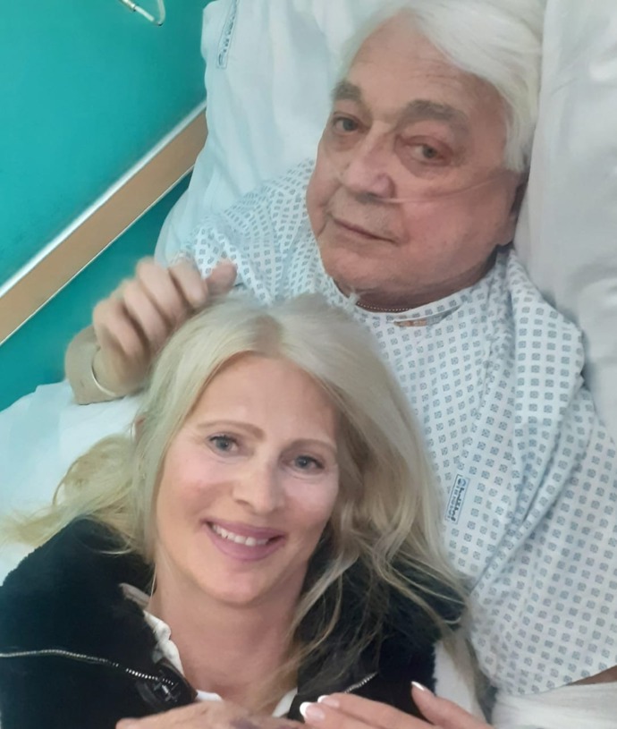 Eva s Jirkou v nemocnici.