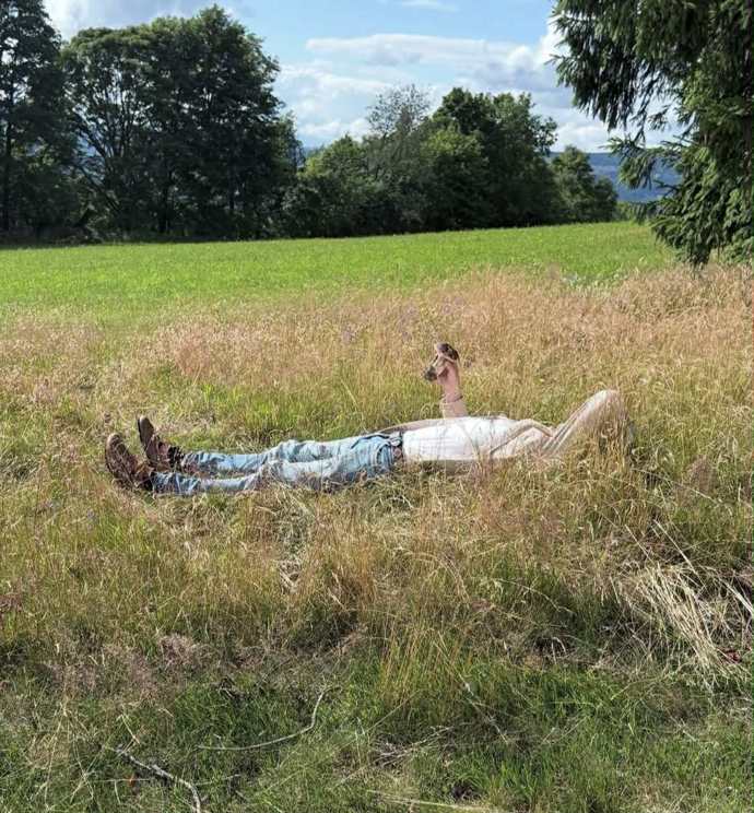 Jana Plodková takhle na houbách zvěčnila svého partnera, optika Filipa Žilku.