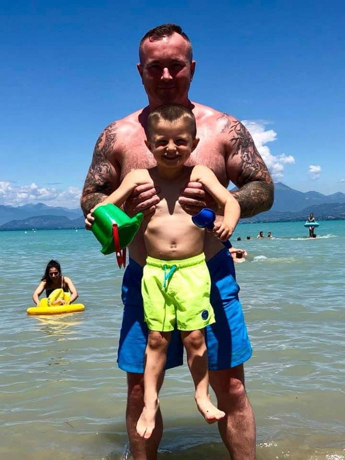 Jiří Suvajdžič a Alex, když byl ještě prcek. Dědeček z něj byl nadšený.