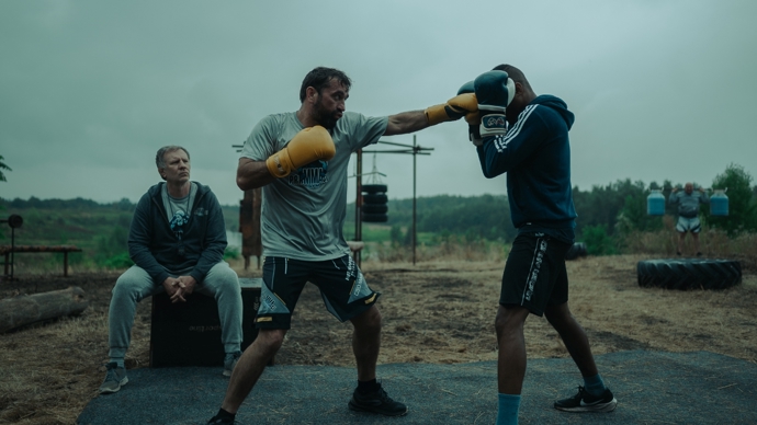 Bývalého šampiona čeká životní zápas. Ve filmu Bojovník si zahraje jeden z nejúspěšnějších českých interpretů Calin i hvězdy MMA 