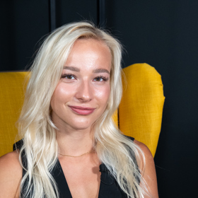 Sandra Haganová v pořadu eXtra Host.