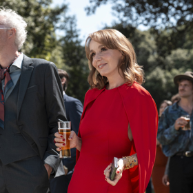 Seriál se neobejde bez Sylvie, ikonické šéfové Emily. Tuto charismatickou postavu i tentokrát ztvárňuje herečka Philippine Leroy-Beaulieu