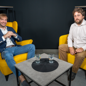 Adam Vojtěch v pořadu eXtra Host.