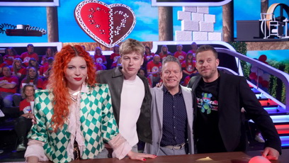 FOTO: Tým Jakuba Prachaře, zpěvák Adam Mišík, zpěvačka Žofie Dařbujánová a hudebník Matěj Ruppert.