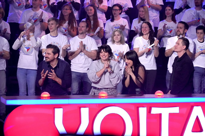 Ewa Farna, Tereza Ramba a Jan Aleš v show Máme rádi Česko.