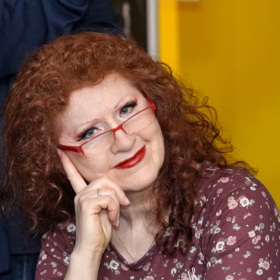 Takhle vypadá herečka dnes. I v sedmdesáti ji prý mladí muži zvou na kávu.