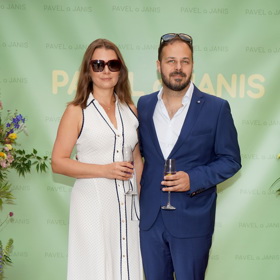 Xindl X má s manželkou Monikou dvě děti, Alici a Mikuláše. 