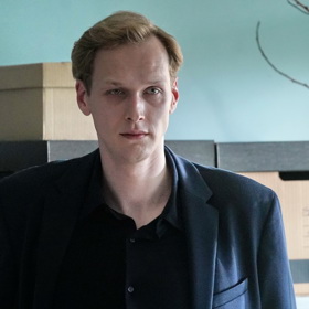 Teď budeme Vojtěcha vídat v novém seriálu TV Prima Mladá krev. 