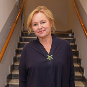 Herečka Jitka Sedláčková se svou smaragdově zelenou broží z italského Bergama.