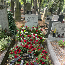 Budoucí hrob Jiřího Krampola ještě před uložením urny. K tomu dojde v následujících měsících.