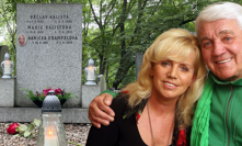 Hrob Hany Krampolové byl den po pětiletém výročí jejího úmrtí konečně důstojný a uklizený.