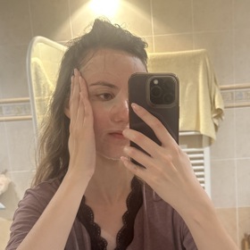 Když ale papírovou vrstvu opatrně odstraníte, bude maska jako vaše druhá kůže.