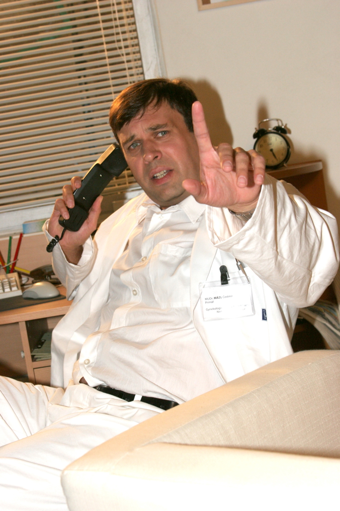 Petr Rychlý působí v Ordinaci v růžové zahradě od roku 2005. Jako lékař Čestmír Mázl slaví tento rok dvacáté výročí.