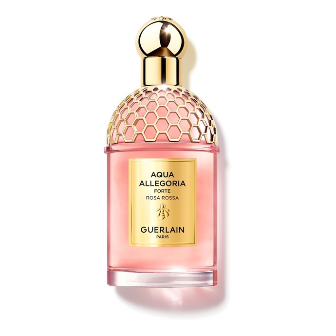 Parfém Aqua Allegoria Forte Rosa Rossa od Guerlain spojuje majestátní sladkou růži se šťavnatou bílou broskví a dřevitými tóny. Cena vůně je 3 052 Kč.