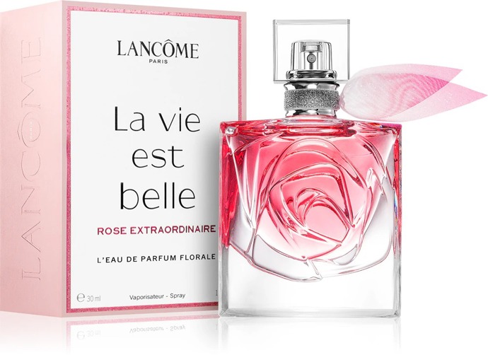 Parfémovaná voda La Vie Est Belle Rose Extraordinaire od Lancôme v plné kráse odhaluje svůdnost i něhu damašské růže ve spojení s citrusovými a ambrovými tóny. Vůně vyjde na 2 358 Kč.