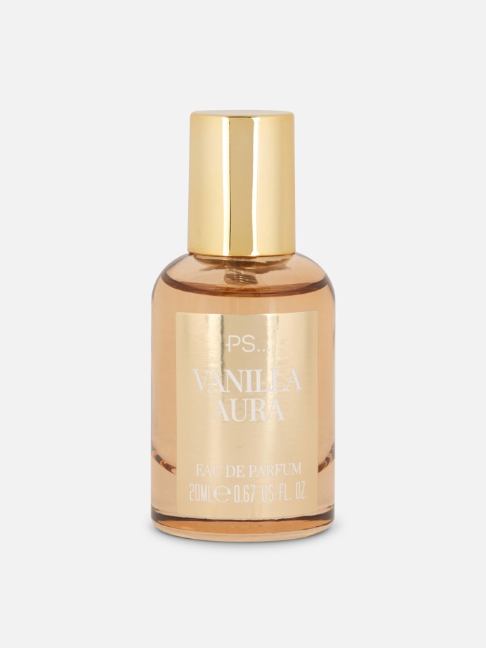 Vůně nemusíte kupovat jen v parfumeriích. Tuto miniaturní parfémovanou vodu na cesty (20 ml) prodává Primark, 90 Kč.