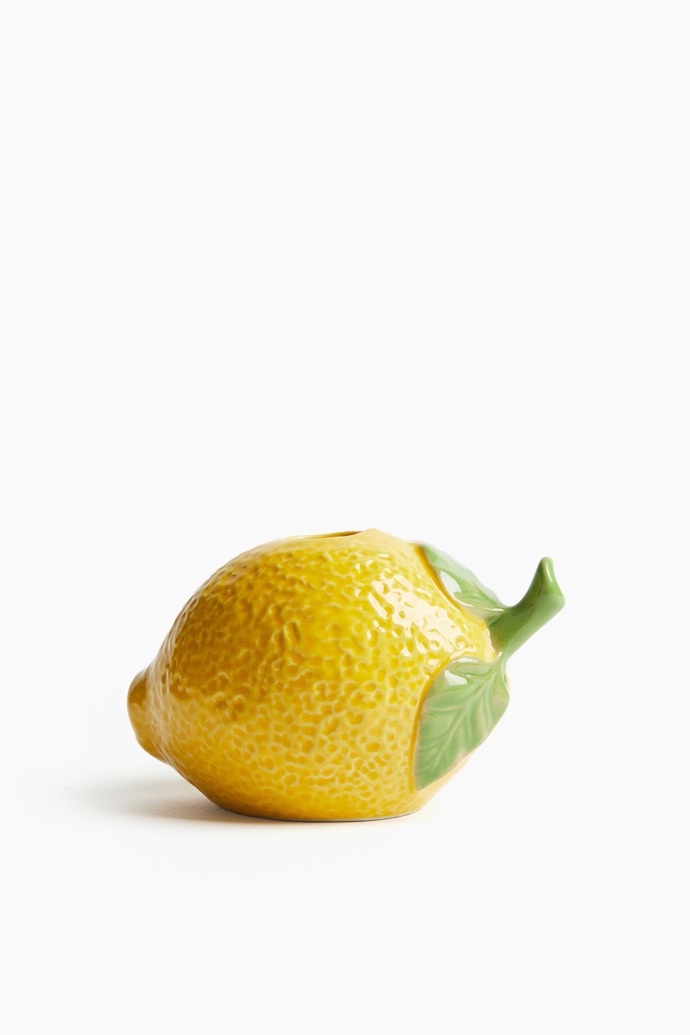 Svícen ve tvaru citronu, H&M, 289 Kč
