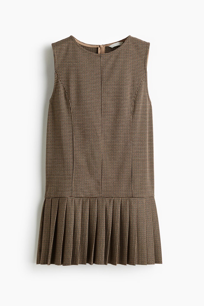 Mini šaty s plisovanou sukní, H&M, 739 Kč