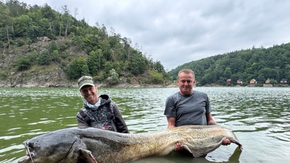 FOTO: Jakub Vágner chytil obřího sumce.