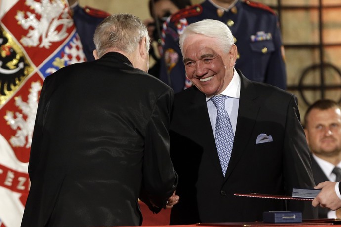 Jiří Krampol dostal státní vyznamenání v roce 2018.
