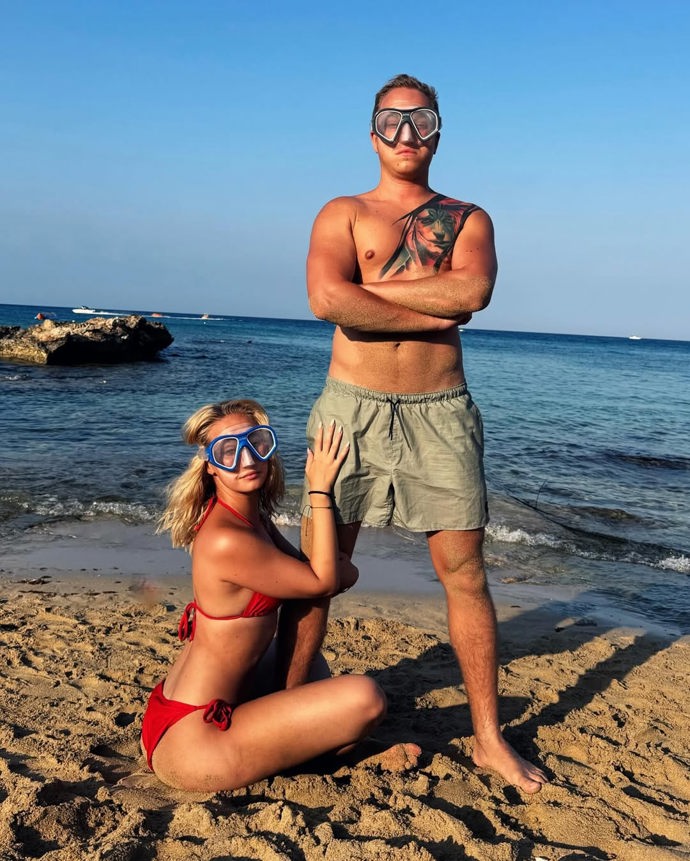 Denisa Grossová a Filip Hořejš, připomněli legendární fotku Felixe Slováčka.